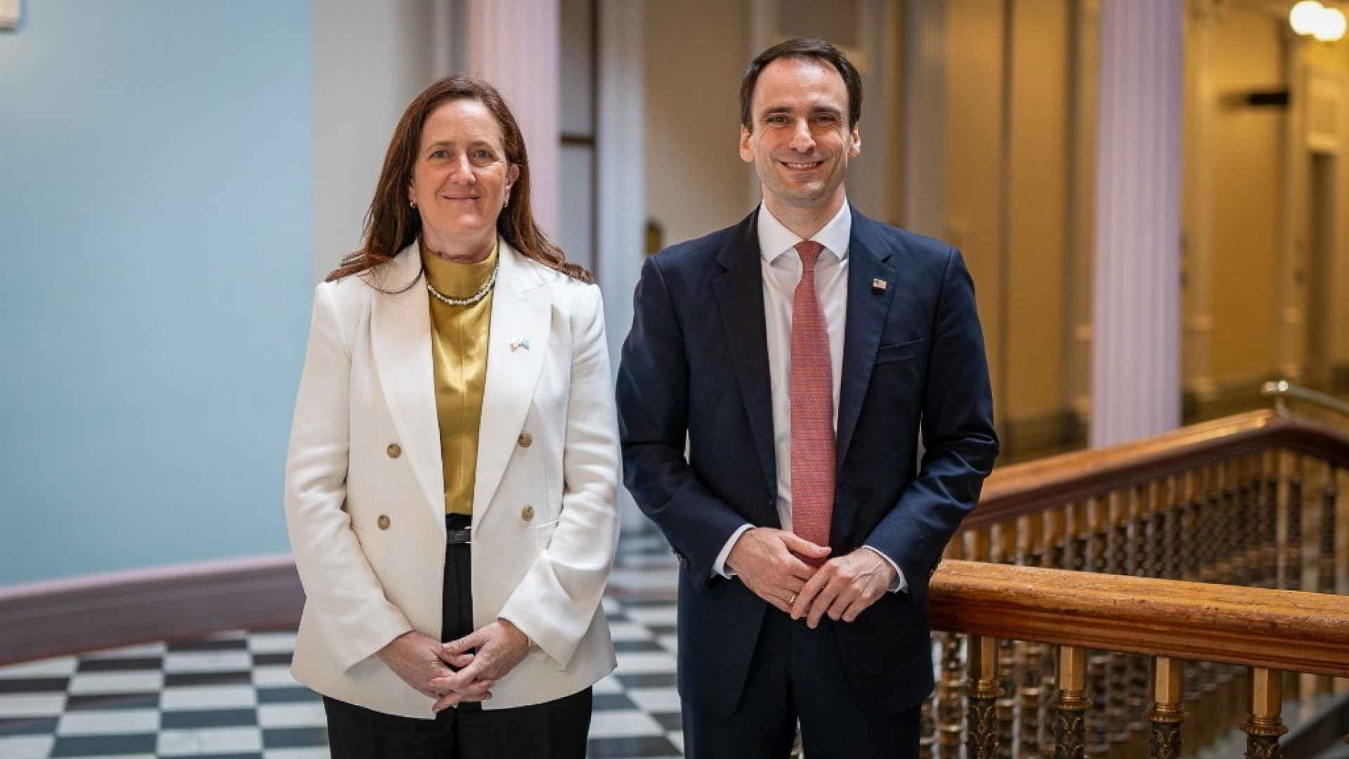 Reunión de autoridades argentinas y estadounidenses durante la agenda de cooperación científica y tecnológica en Washington.