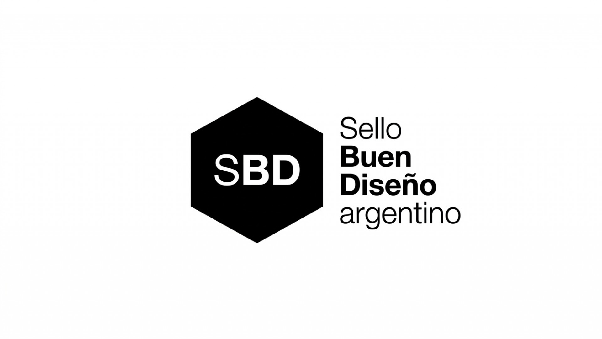 Productos de diseño argentino distinguidos con el Sello de Buen Diseño Argentino exhibidos en Barcelona durante la Design Week 2026.